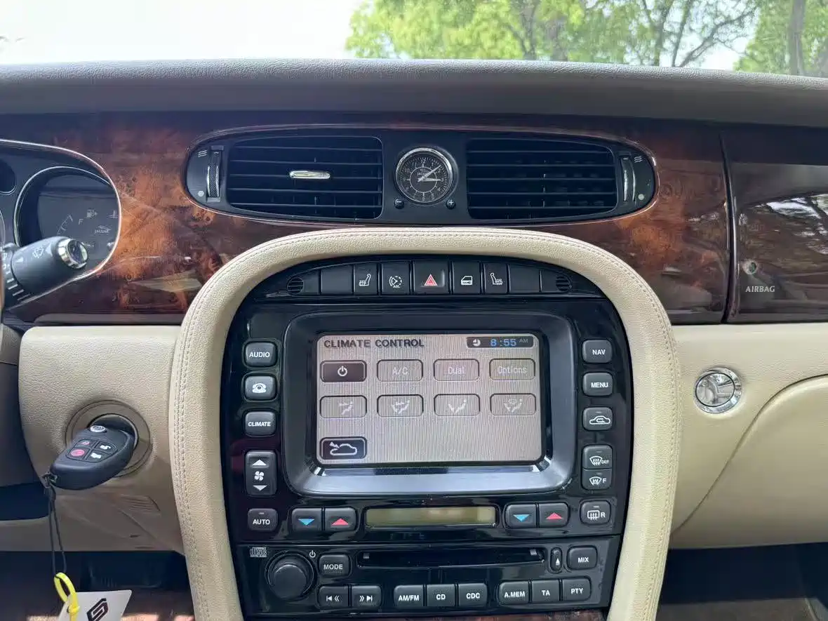 Jaguar XJ 2007 Model XJ6L 3.0 Royal Long Wheelbase фото 11