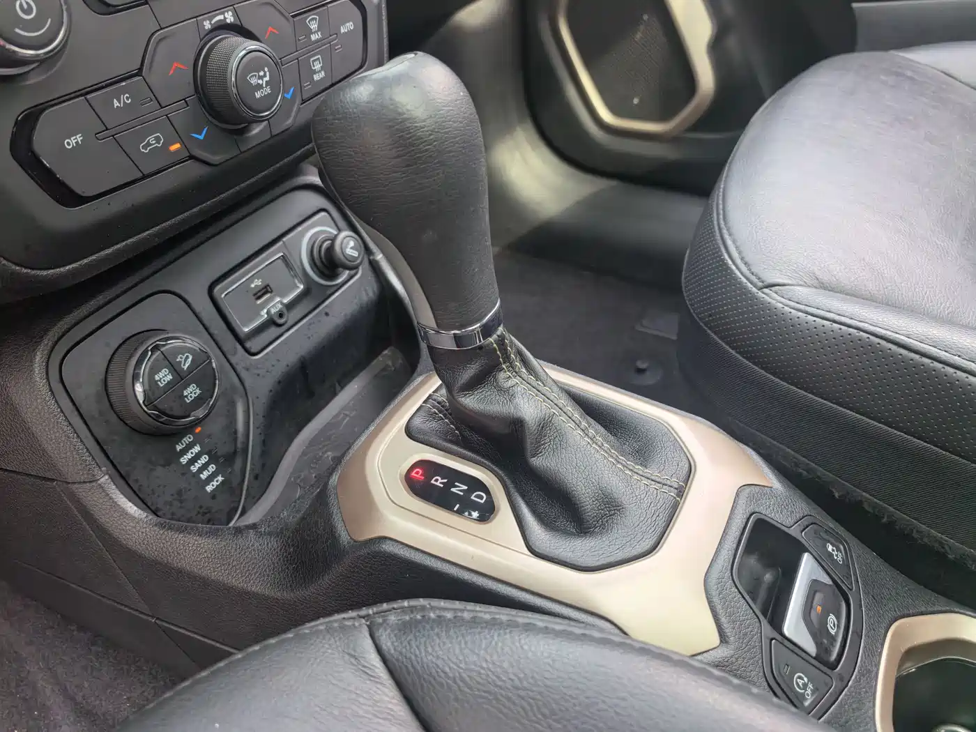 Jeep Renegade 2019 2018 Connected Large Screen Edition 180TS Automatic AWD All-round