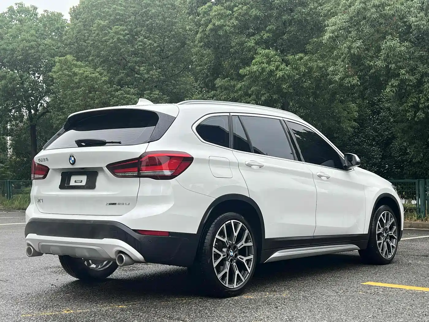 BMW X1 2022 sDrive25Li Leading фото 18