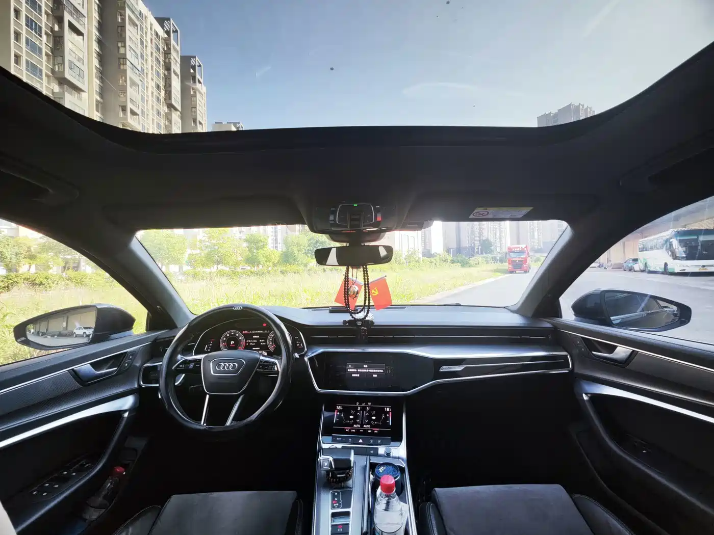 Фото 9 - Audi A6L