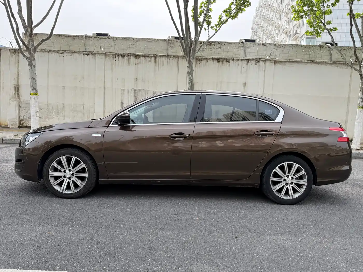 Peugeot 408 2015 Model 1.2T Automatic Luxury Edition фото 7