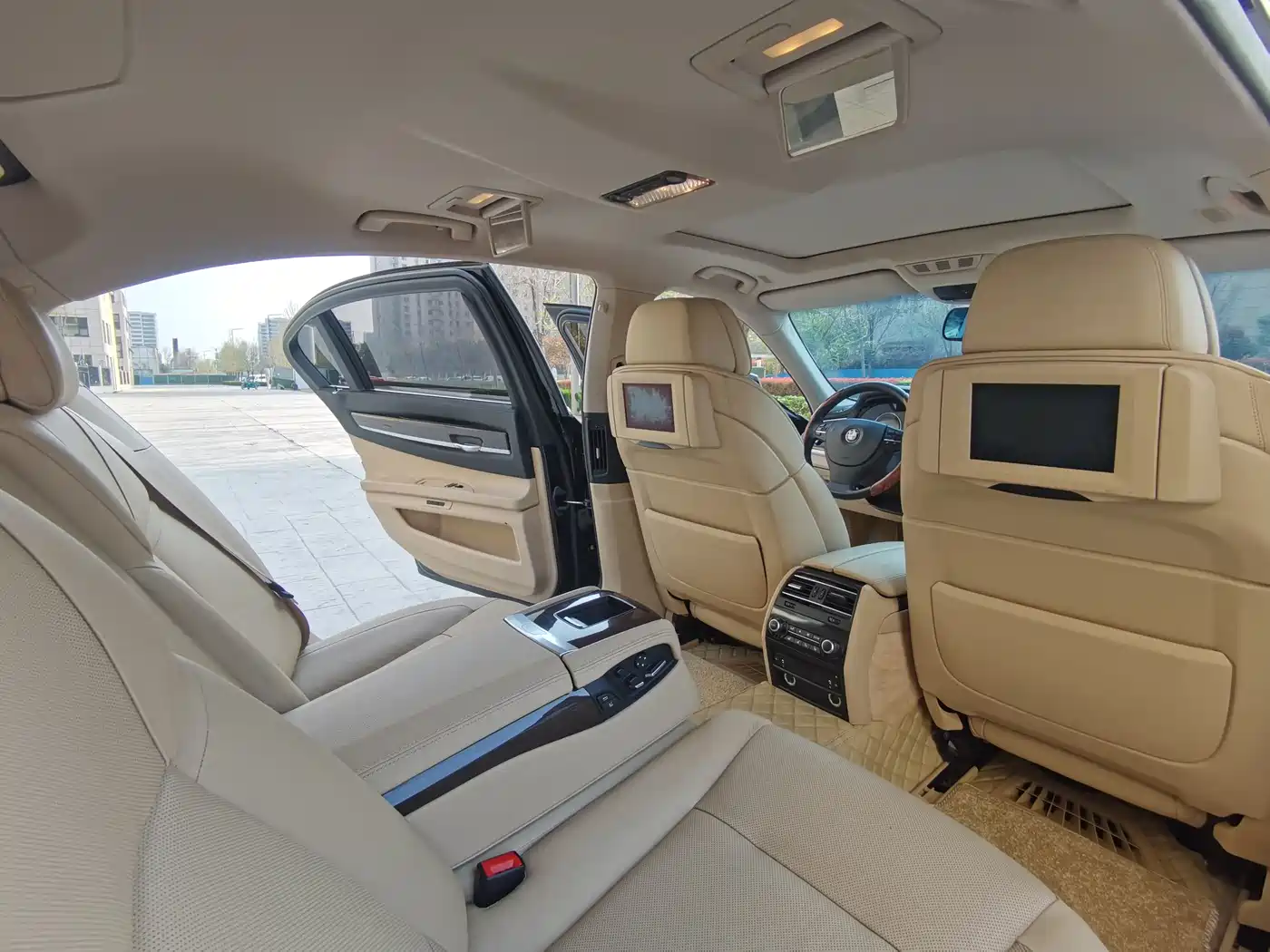BMW 7 Series 2009 730Li Luxury фото 22