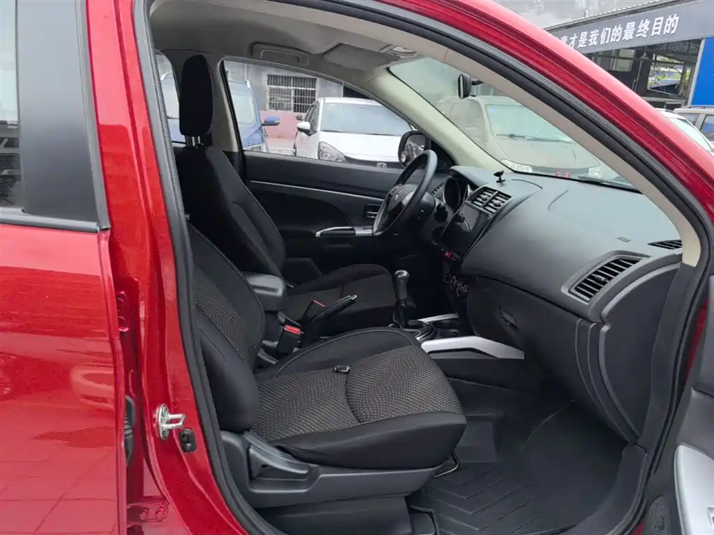 Mitsubishi ASX 2016 1.6L Manual 2WD Pioneer Edition фото 25