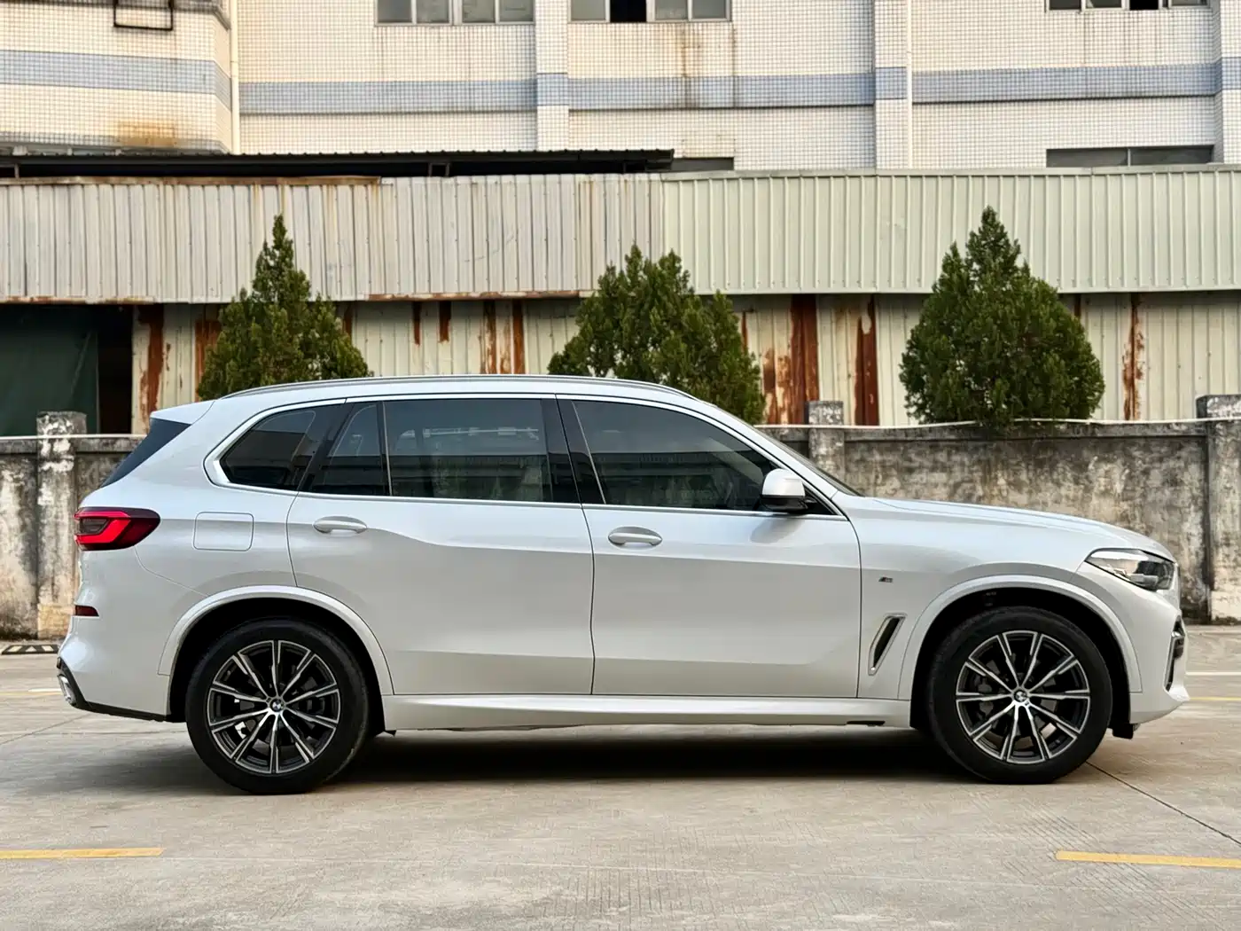 BMW X5 2022 xDrive 30Li M Sport Package фото 5