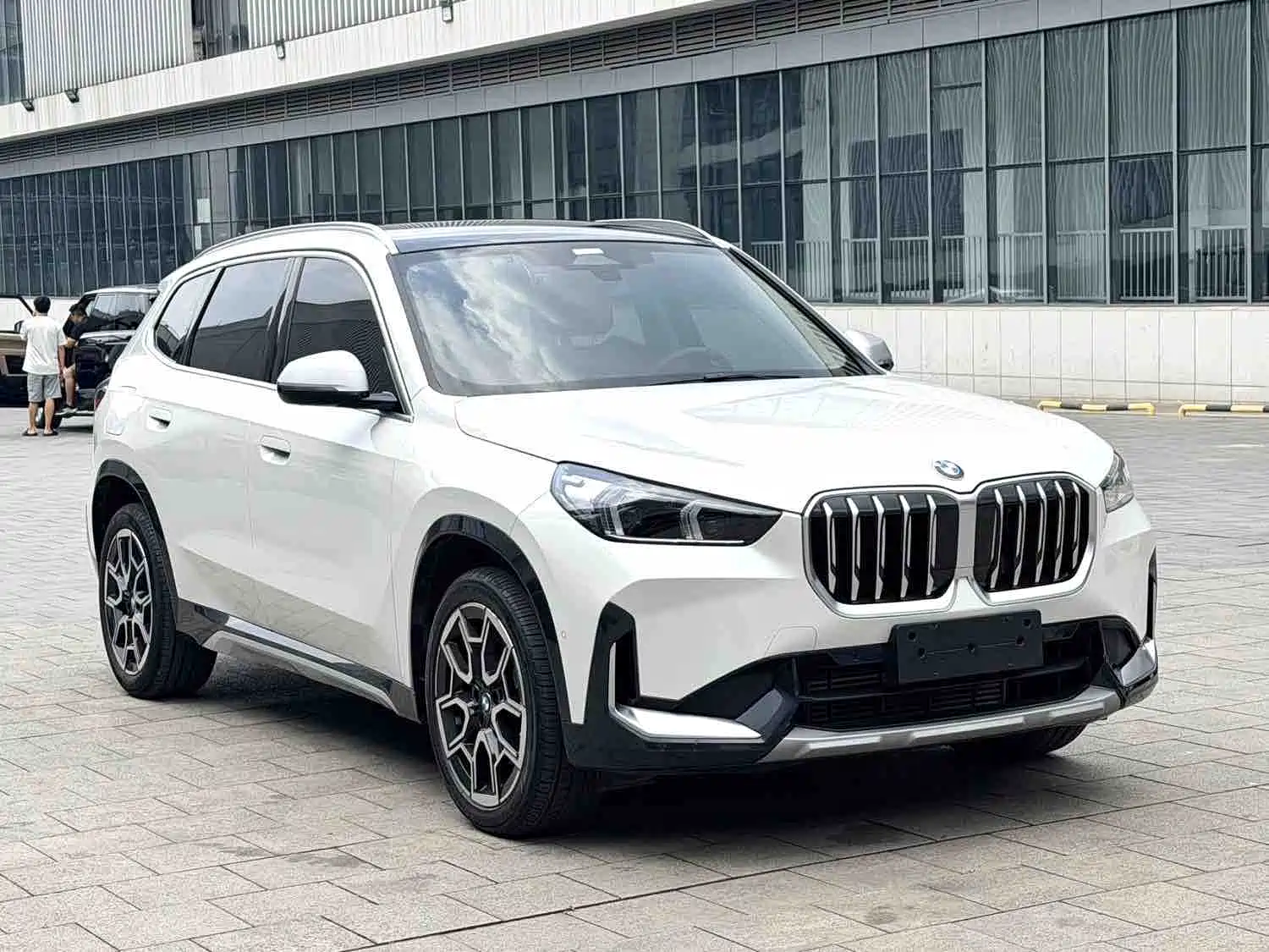Photo 3 - BMW X1