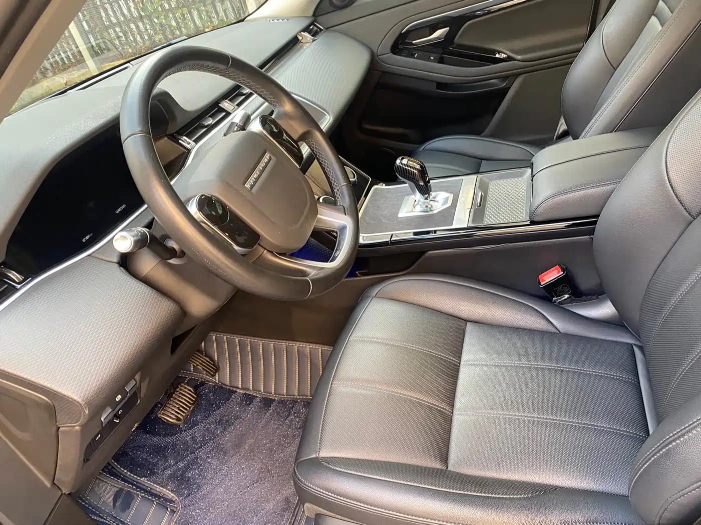 Land Rover Range Rover Evoque 2020 249PS Youth Edition фото 9