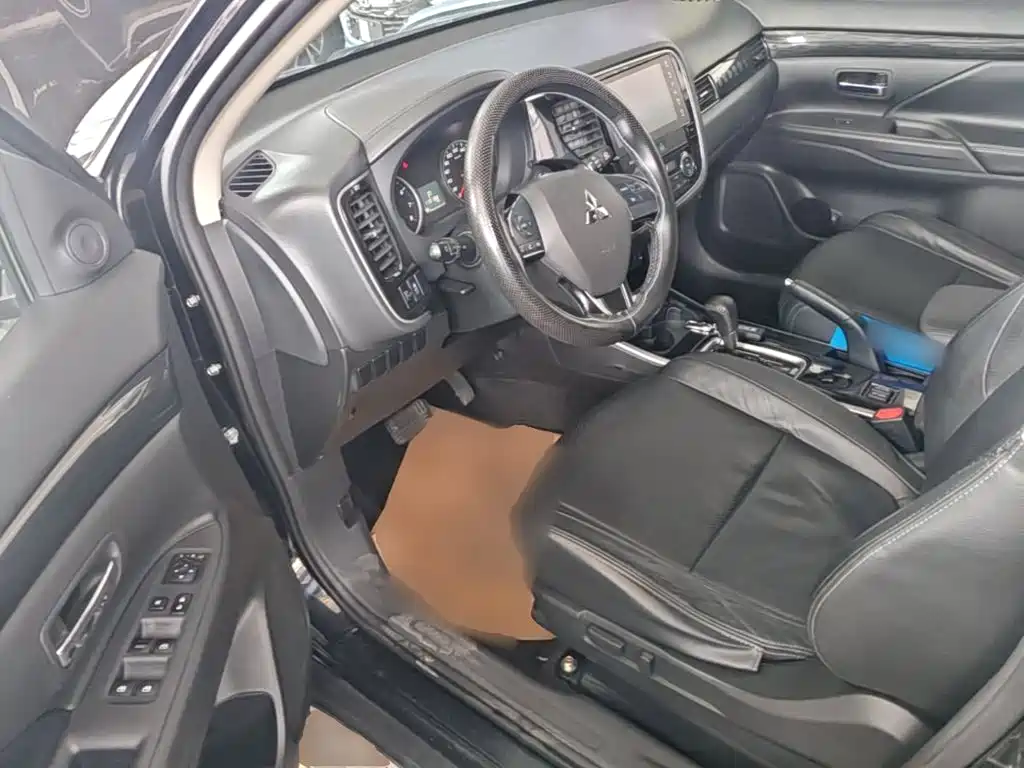 Mitsubishi Outlander 2017 2017 2.0L 2WD Glory 5-seater