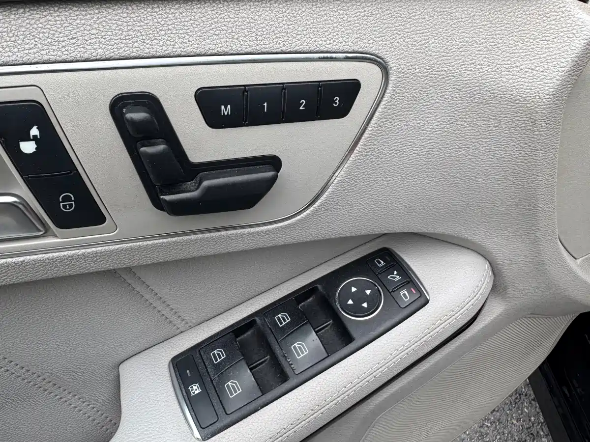 Mercedes-Benz E-Class 2012 E 300 L Fashion Luxury фото 17