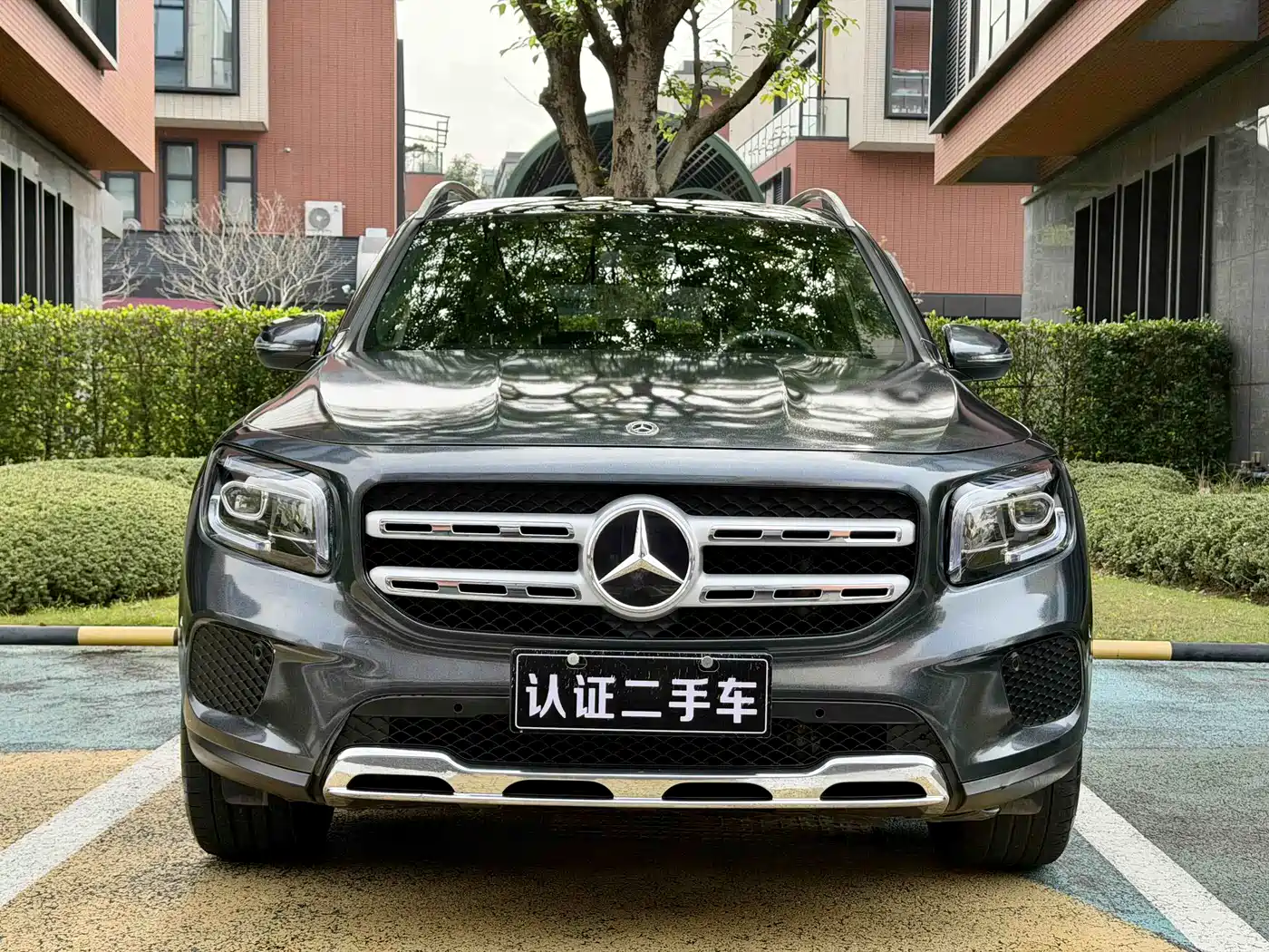 MERCEDES-BENZ GLB