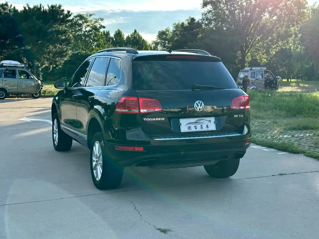 Фото 4 - Volkswagen Touareg