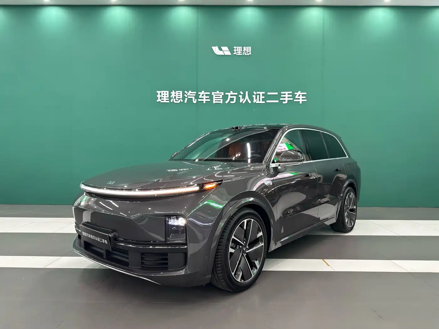 Li Auto L8 2025