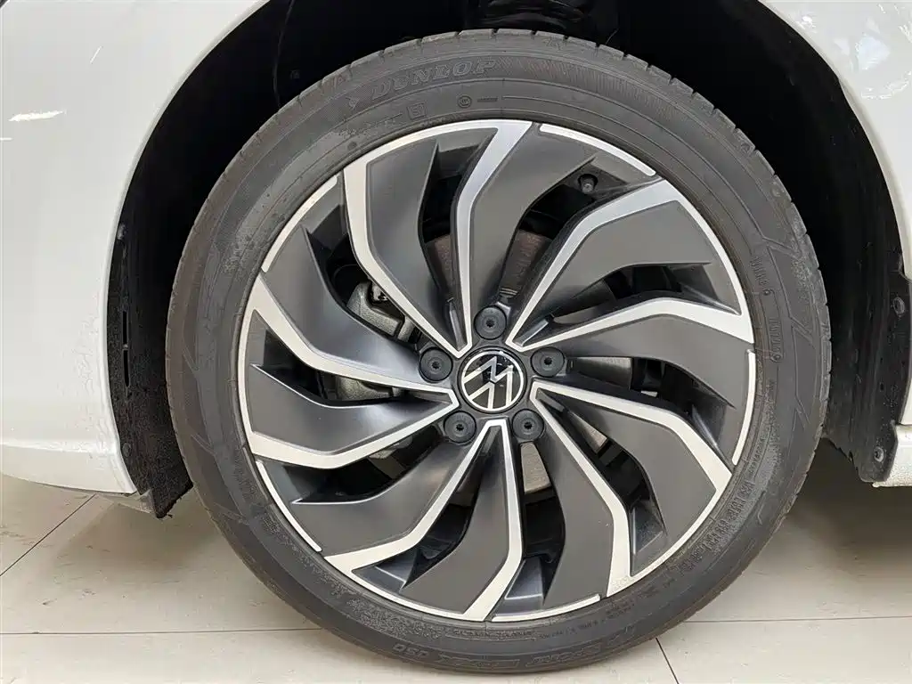 Volkswagen Golf 2023 Facelift 280TSI DSG Pro фото 26