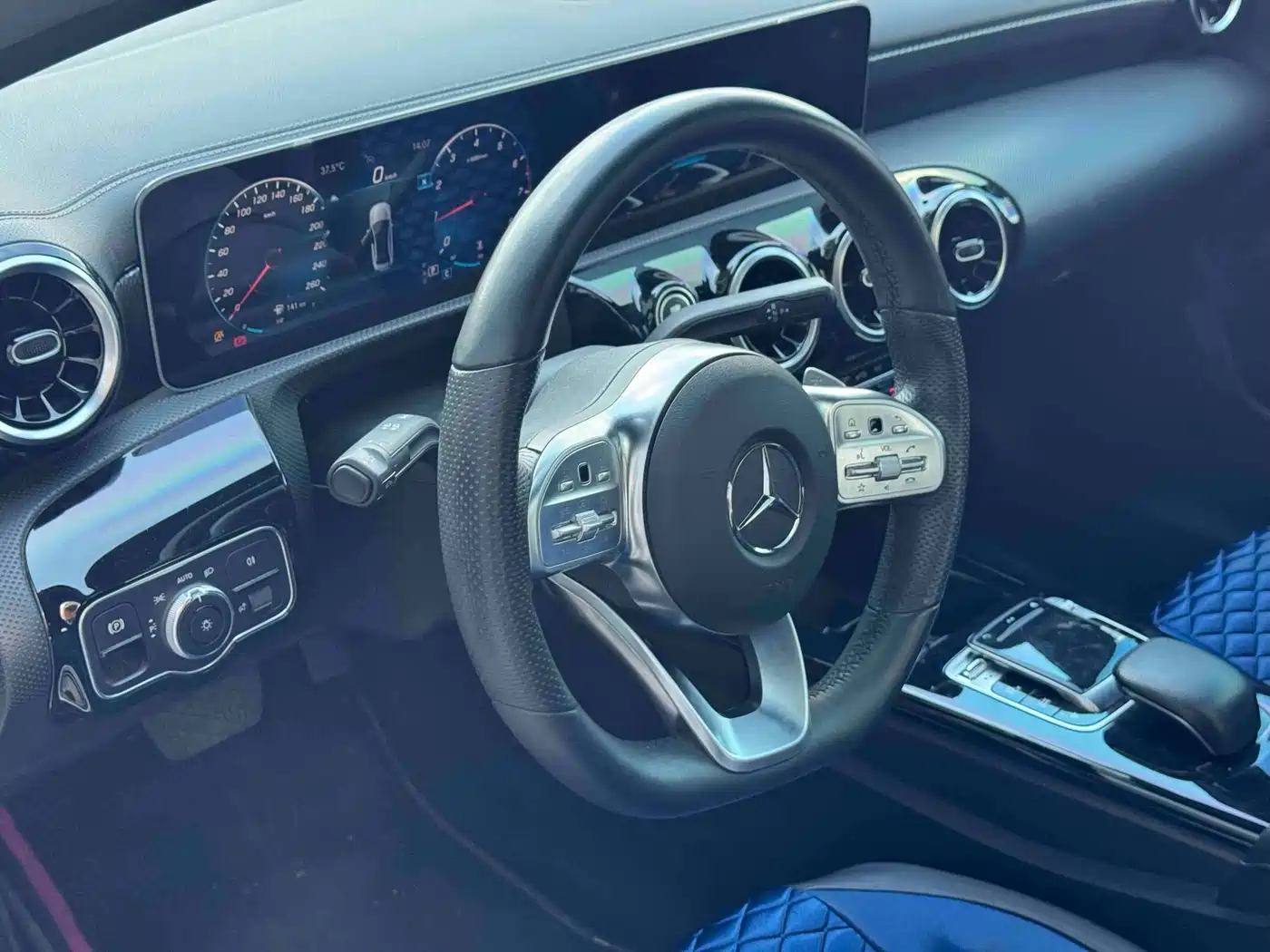 Mercedes-Benz A-Class 2019 A 200 L Sport Sedan фото 9