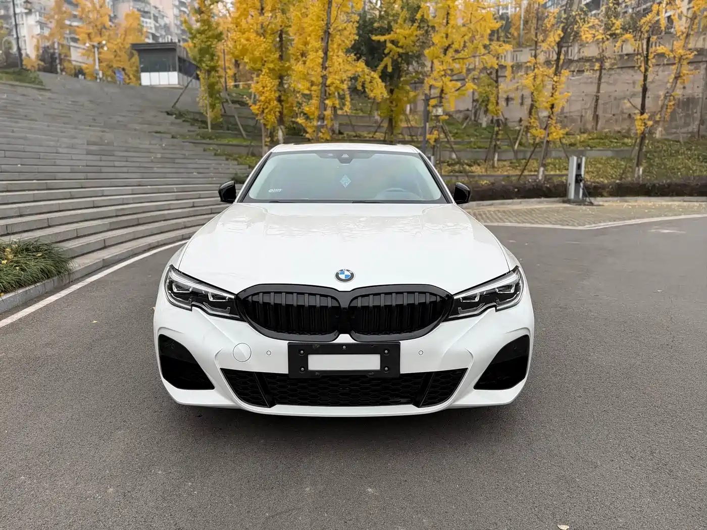 BMW 3 Series 2022 325Li M Sport Shadow Edition фото 2
