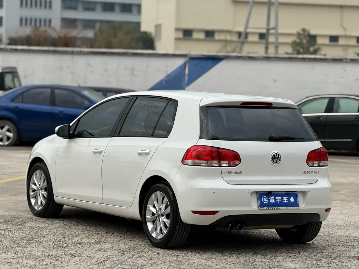 Фото 17 - Volkswagen Golf