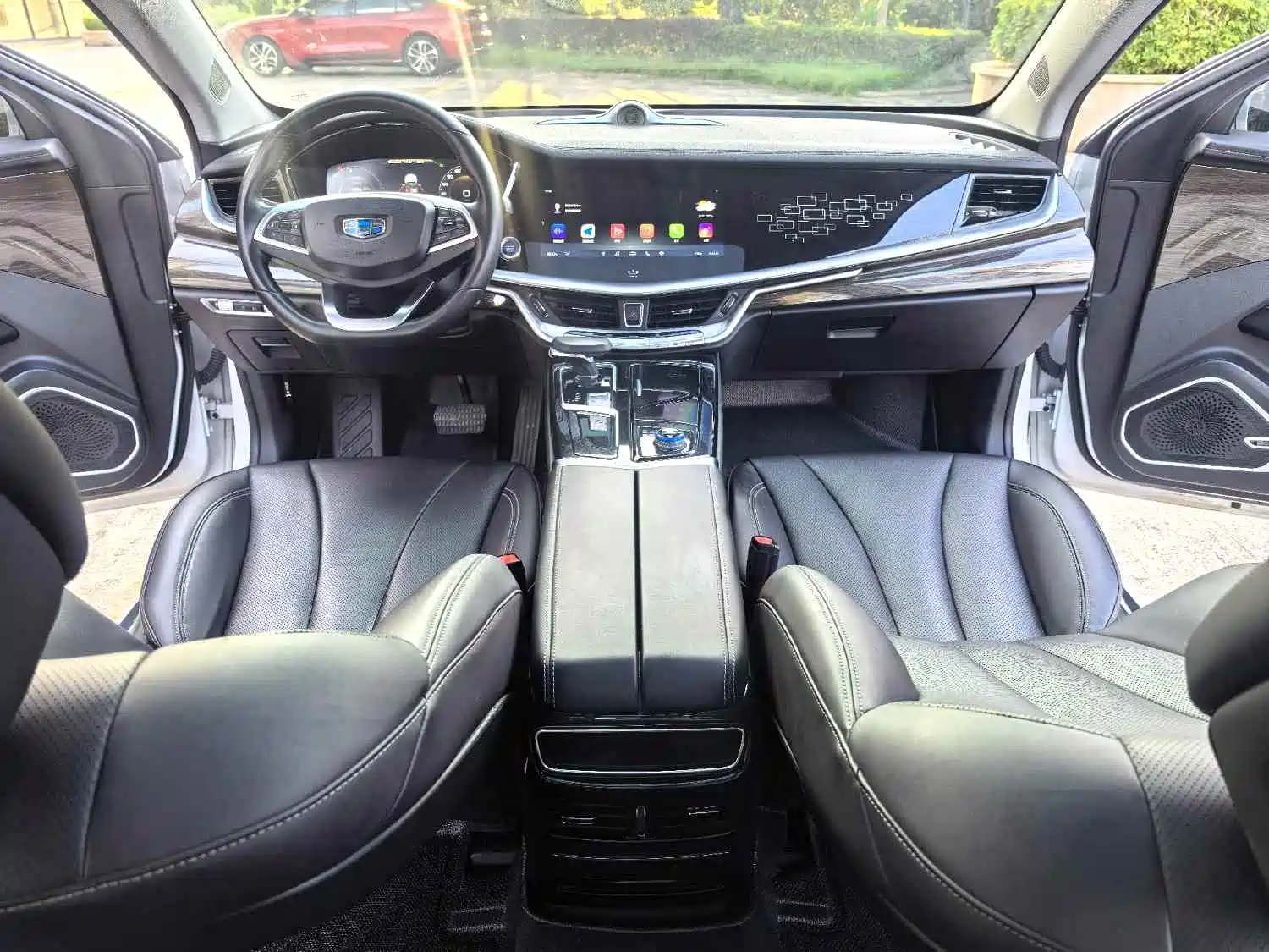 Фото 9 - Geely Borui