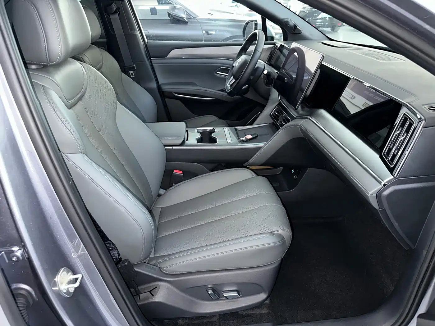 BYD Song L DM-i 2026 DM-i Intelligent Driving Edition 135KM Base Model фото 9