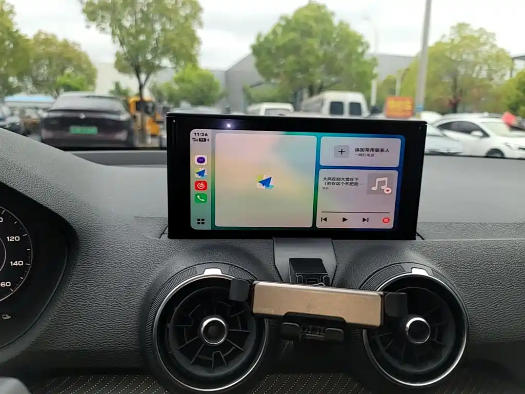 AUDI Q2L E-TRON