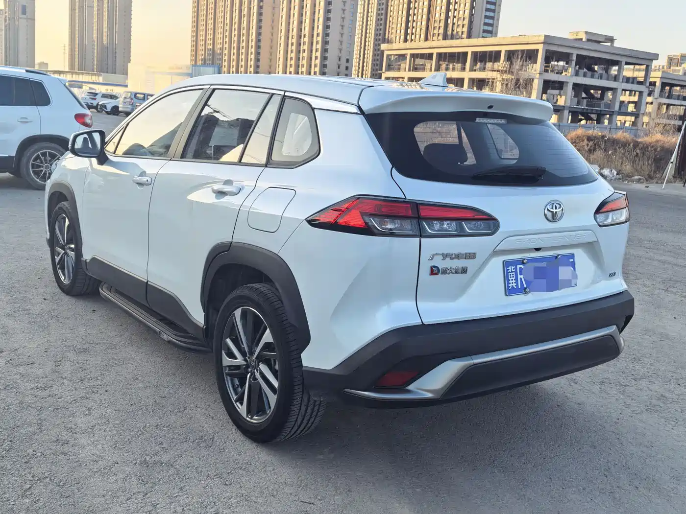 Toyota Frontlander 2022 2.0L CVT Luxury PLUS Edition фото 5