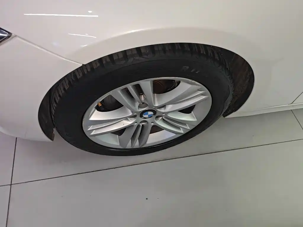 Фото 23 - BMW 3 Series