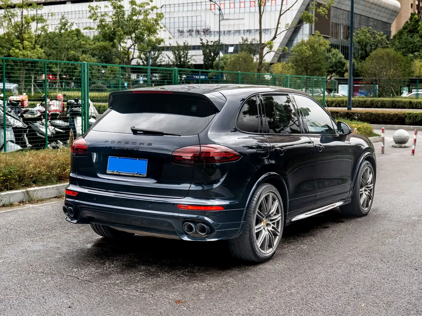 Photo 6 - Porsche Cayenne