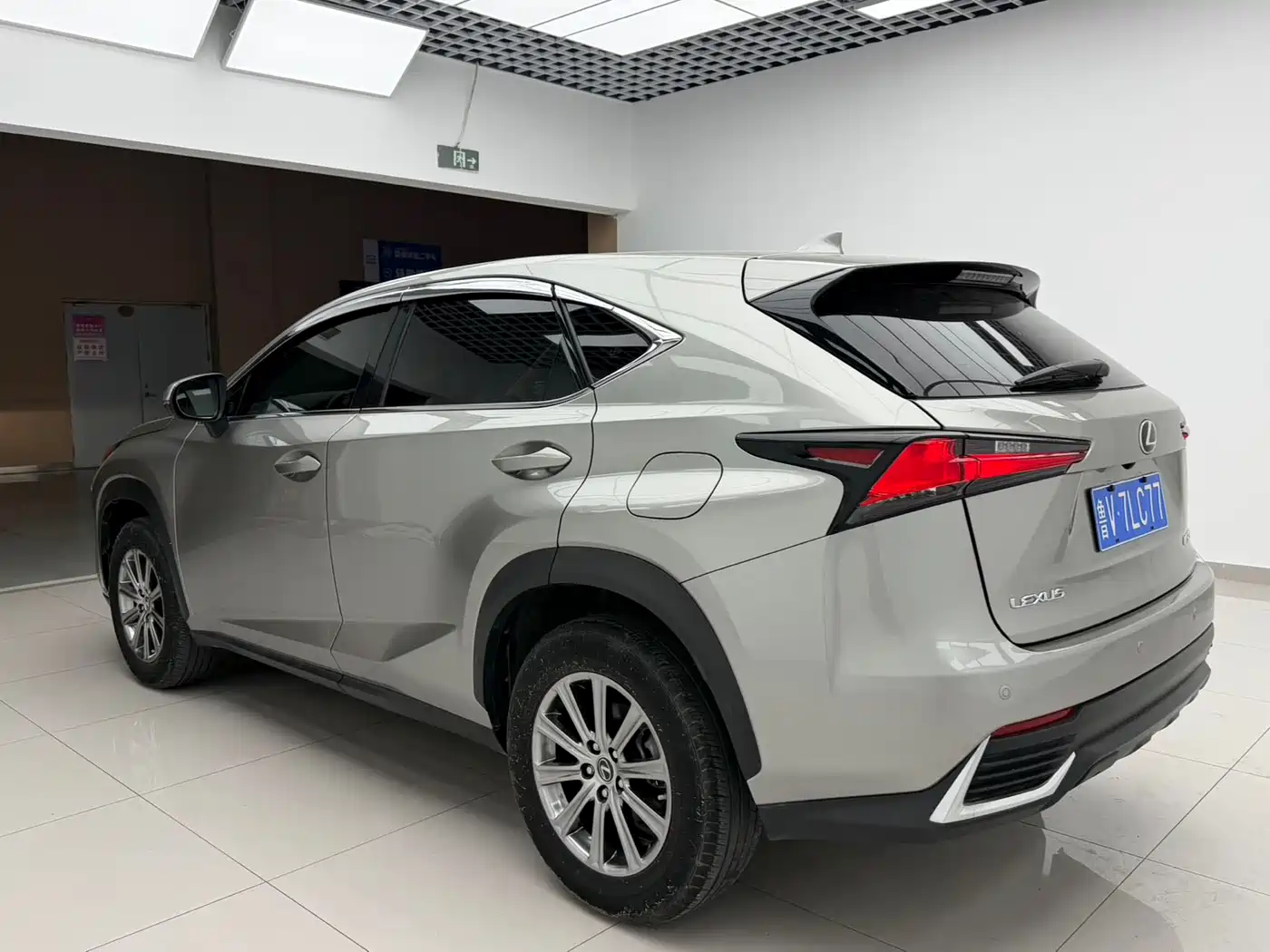 Фото 6 - Lexus NX