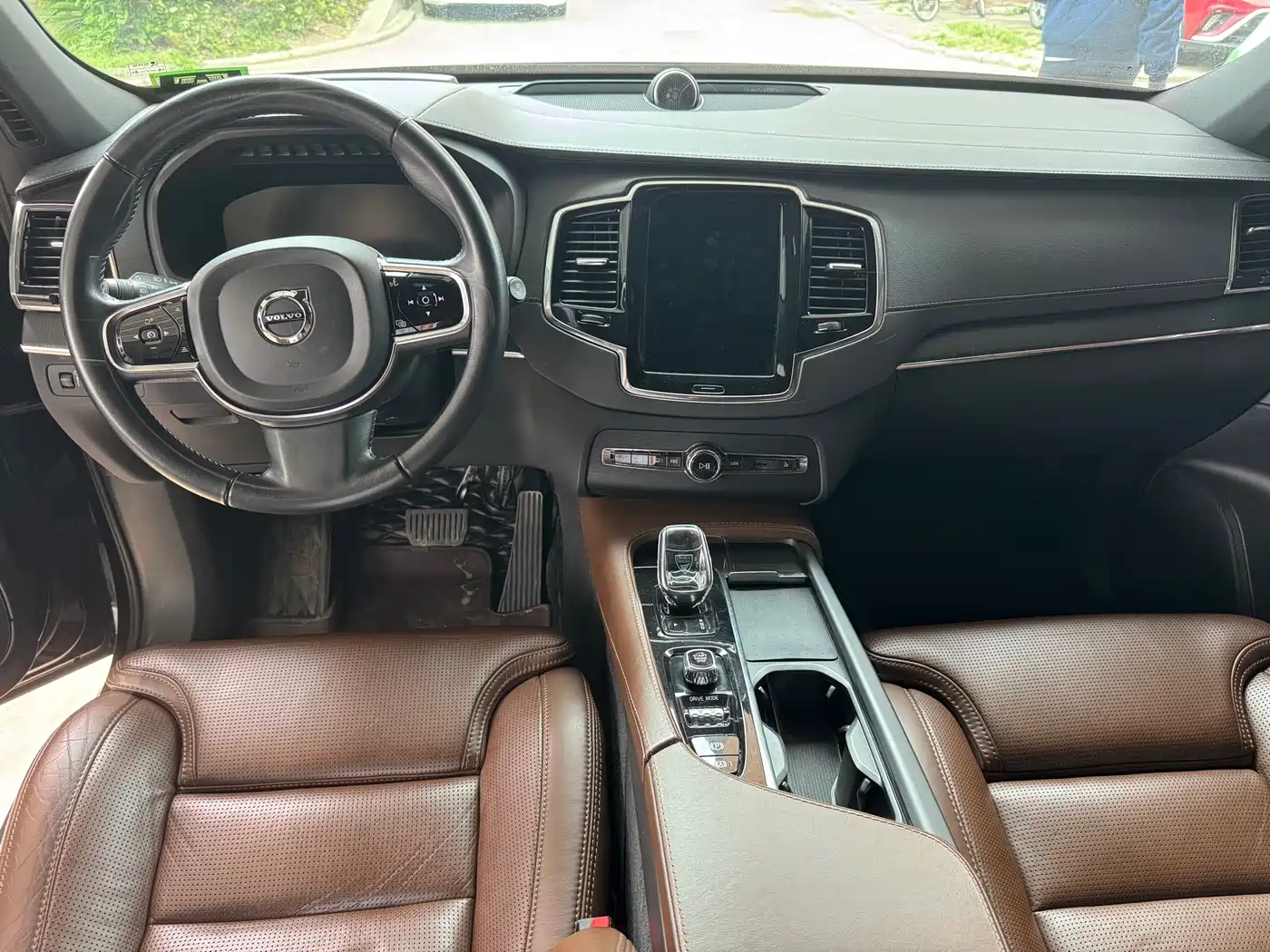 VOLVO XC90