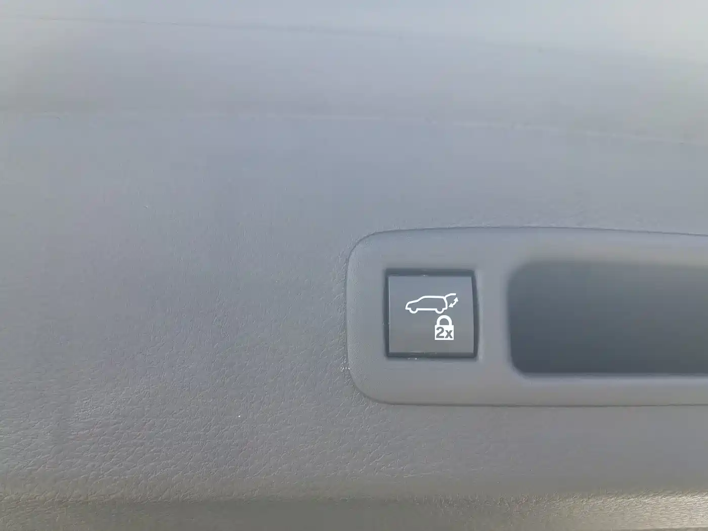 Toyota Sienna 2021 2.5L Hybrid Platinum Edition фото 21