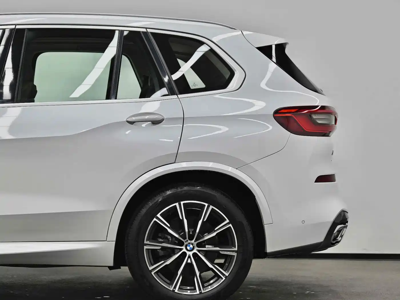 BMW X5 (Import) 2019 xDrive40i M Sport Package фото 10