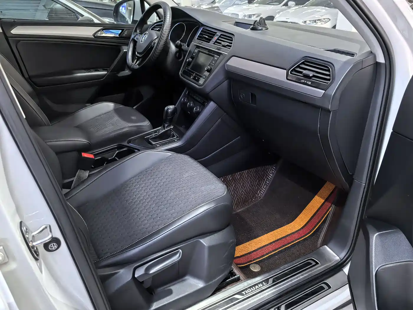 Volkswagen Tiguan L 2020 330TSI Auto 2WD Trend China VI фото 10