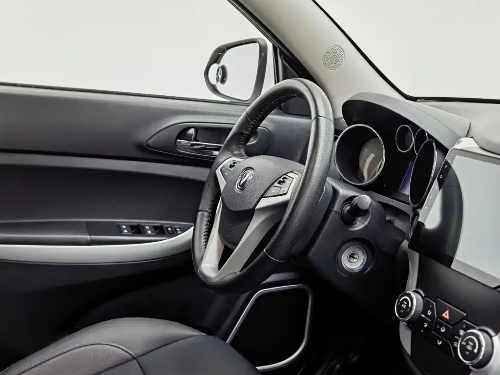 Changan CS35 2017 2016 1.6L Automatic Luxury Model China V