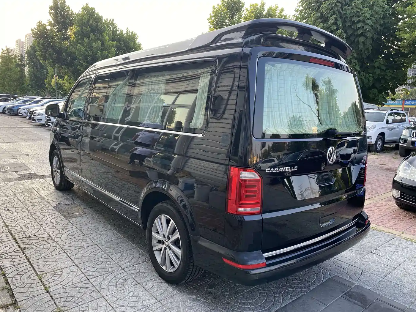 Volkswagen Caravelle 2017 2017 2.0TSI 4WD Luxury 7-Seater