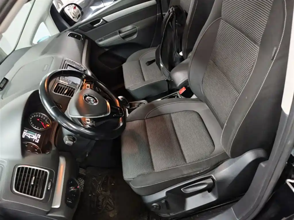 Volkswagen Sharan 2018 380TSI Comfort 7-Seater фото 15