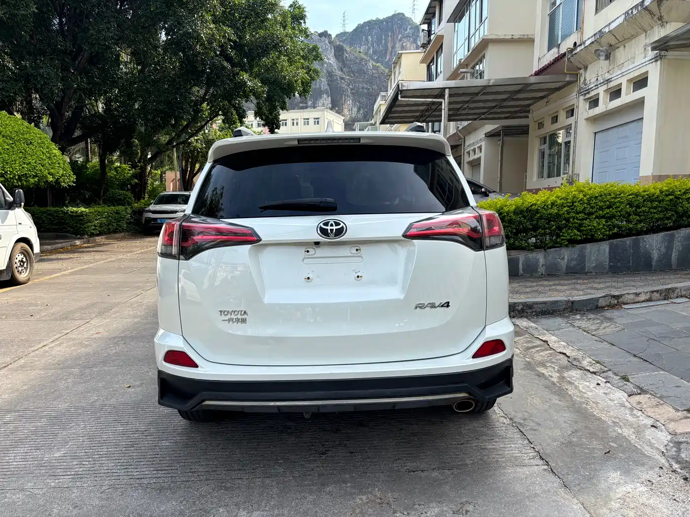 Toyota RAV4 Rongfang 2016 2.0L CVT 2WD Trend (China V) фото 4