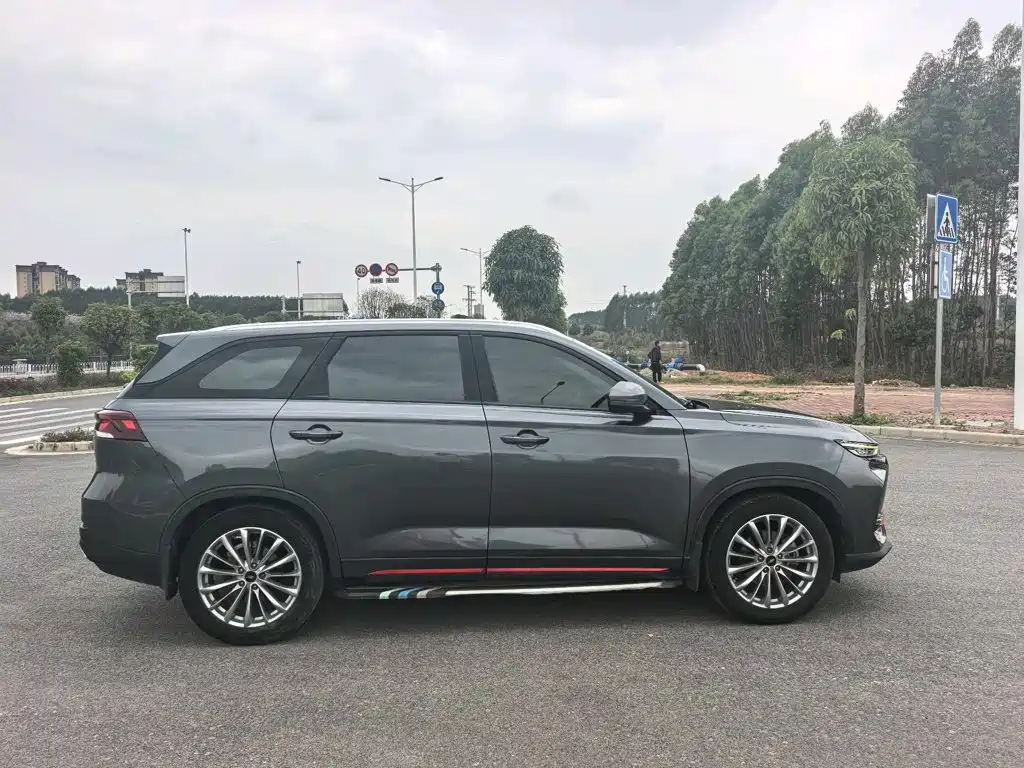 Changan Oshan X7 PLUS 2022 2022 1.5T Blue Whale Edition Auto Geeker Flagship