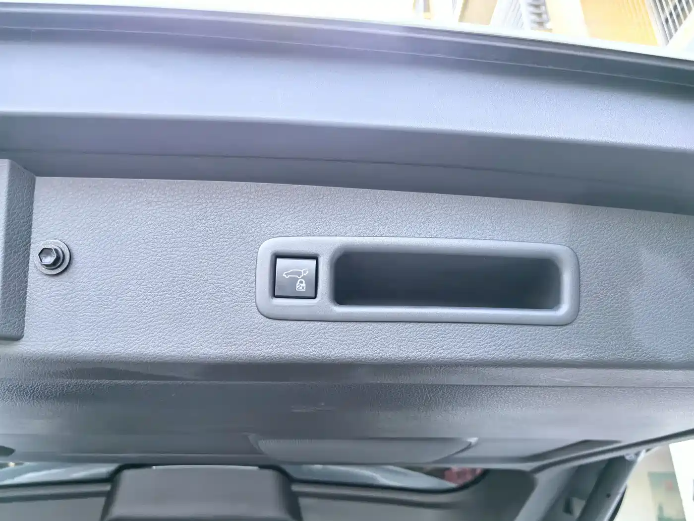 Toyota Granvia 2022 2.5L Hybrid Noble Edition фото 24
