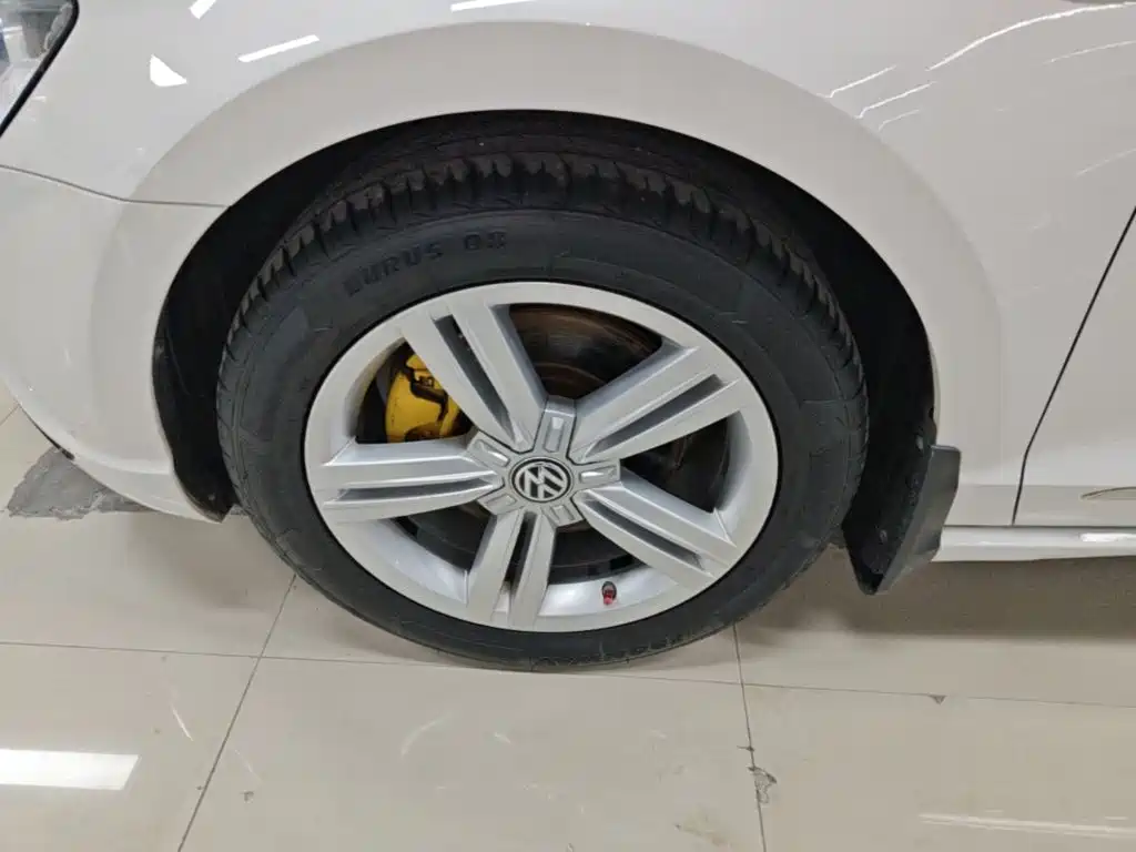صورة 23 - Volkswagen Lamando