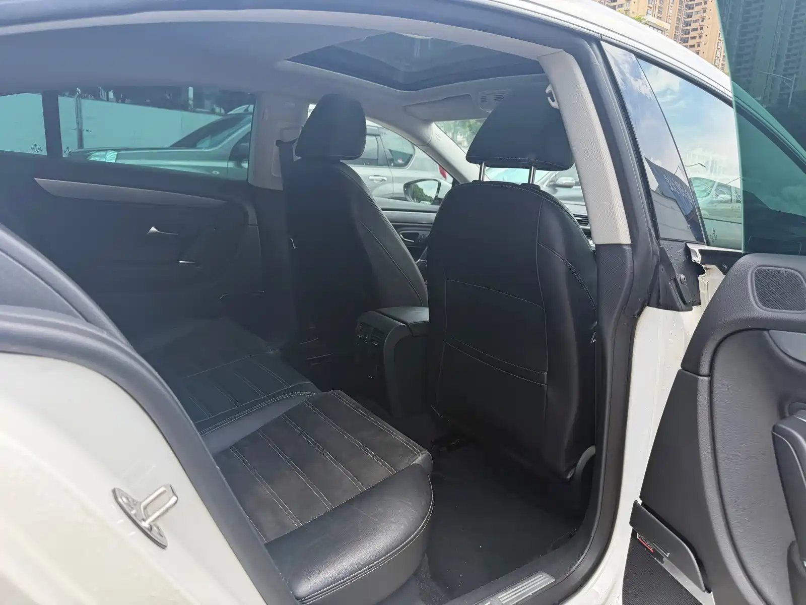 Photo 9 - Volkswagen CC