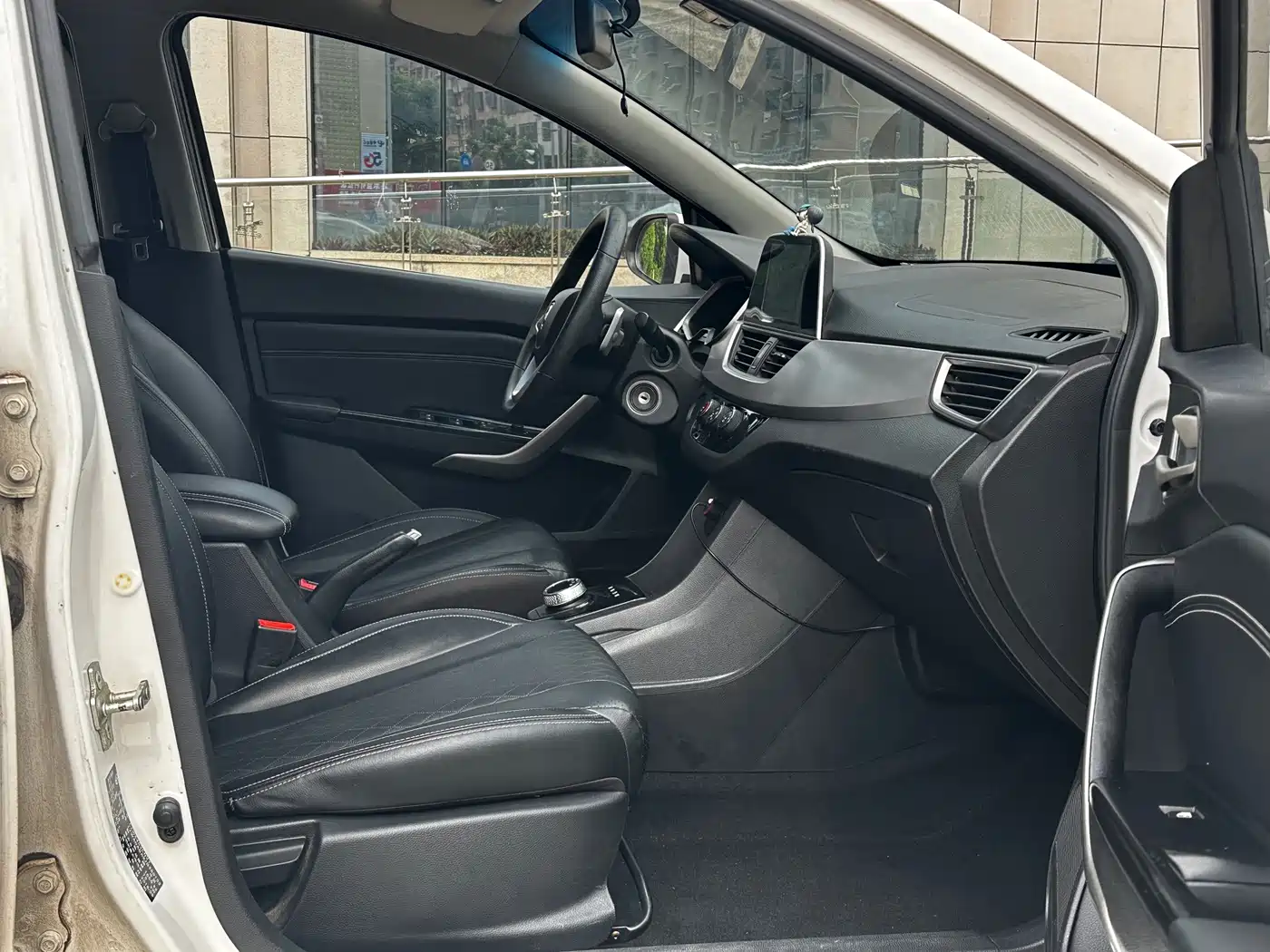Baojun 310W 2018 2018 1.5L Auto Fashion China V
