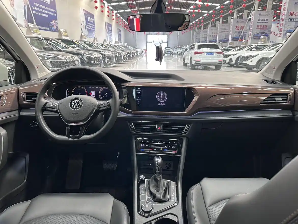 Volkswagen Tharu 2022 330TSI AWD Flagship Edition фото 18