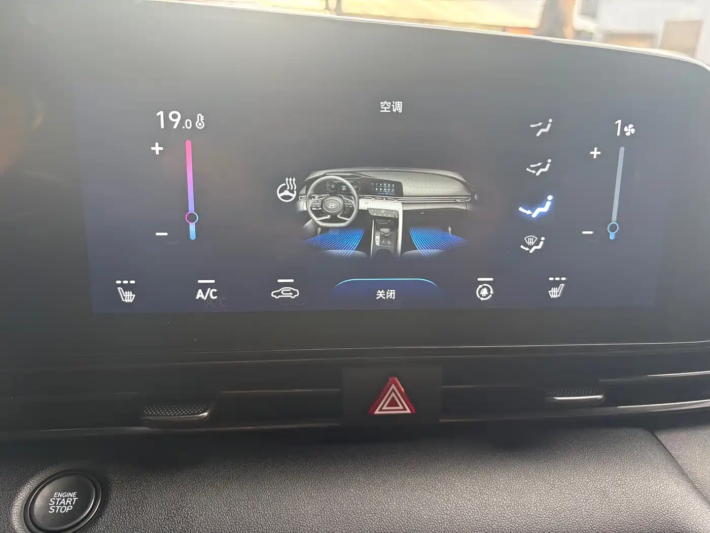 Hyundai Elantra 2022 240TGDi DCT LUX Premium Edition фото 10