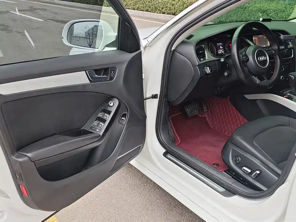 Audi A4L 2013 35 TFSI Automatic Comfort фото 6