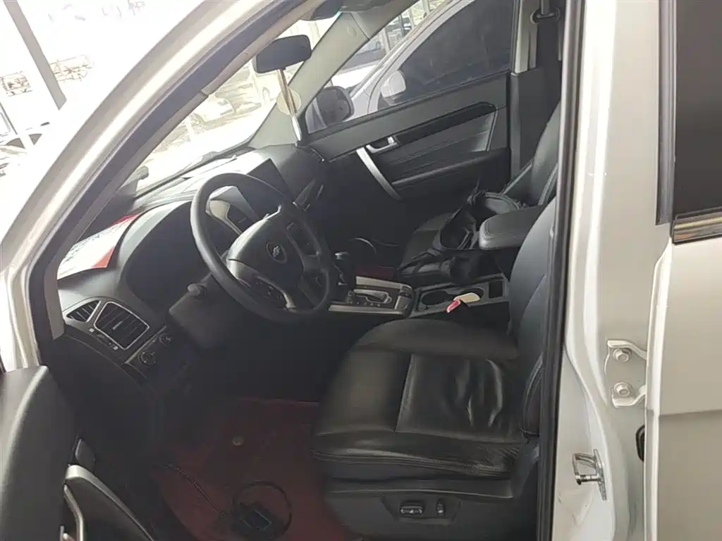 Chevrolet Captiva 2014 2.4L 2WD Urban 7-seater фото 15