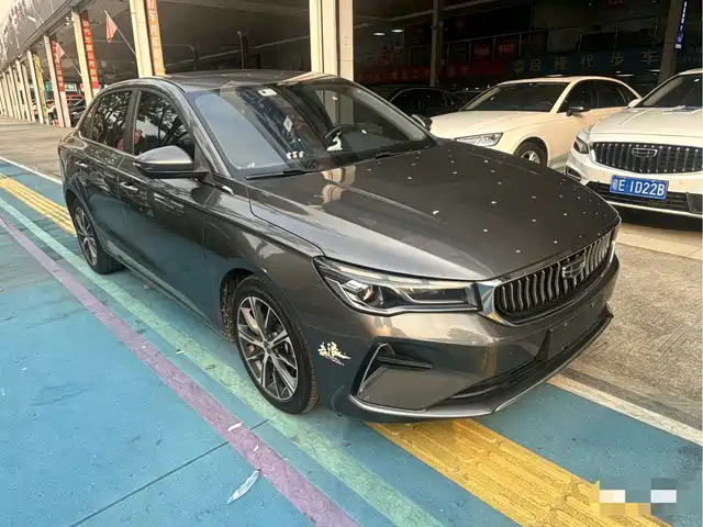 Geely Emgrand 2021