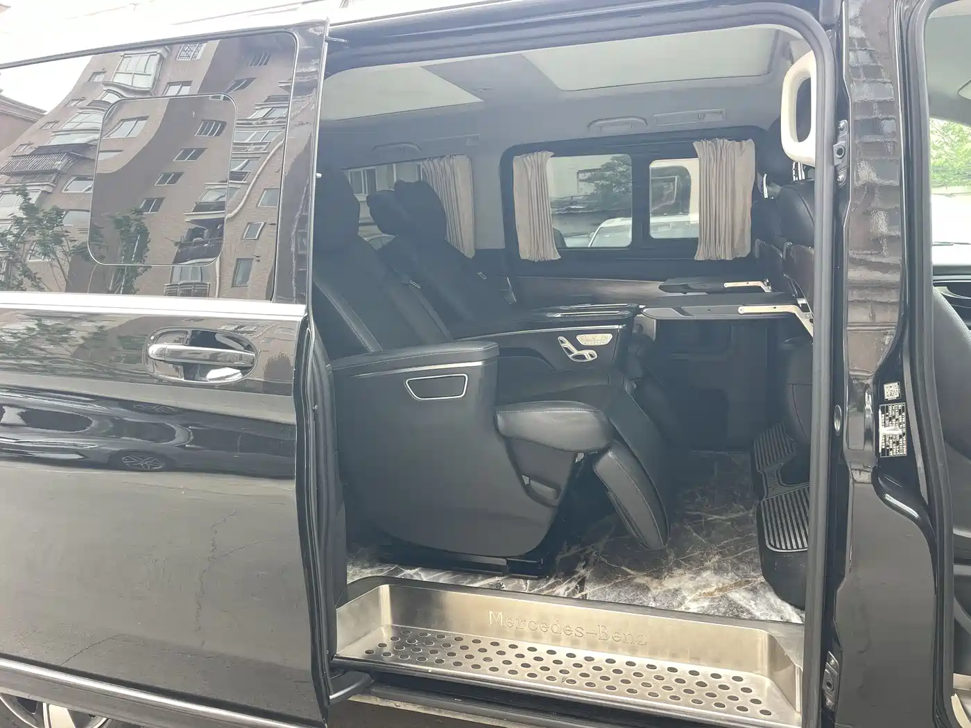 Mercedes-Benz V-Class 2020 Model V 260 L Long Wheelbase Luxury фото 10