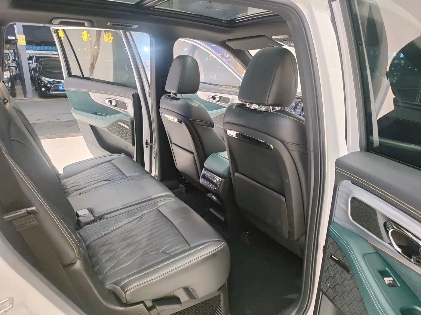 GAC Trumpchi Trumpchi GS8 2022 Dual Engine Series 2.0TM 2WD Premium Edition (7-Seater) фото 12