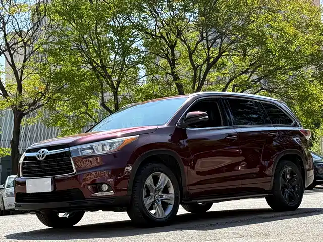 TOYOTA HIGHLANDER
