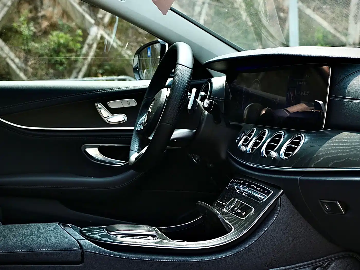 Mercedes-Benz E-Class 2019 E 200 L Sport фото 15