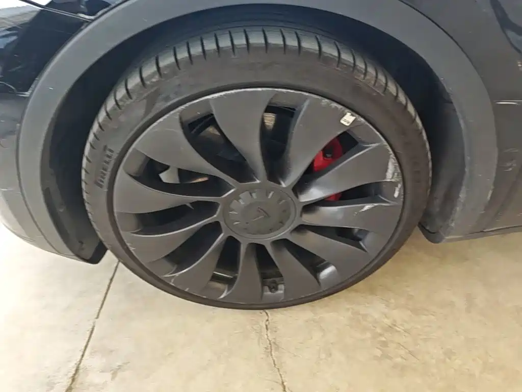 Фото 23 - Tesla Model Y