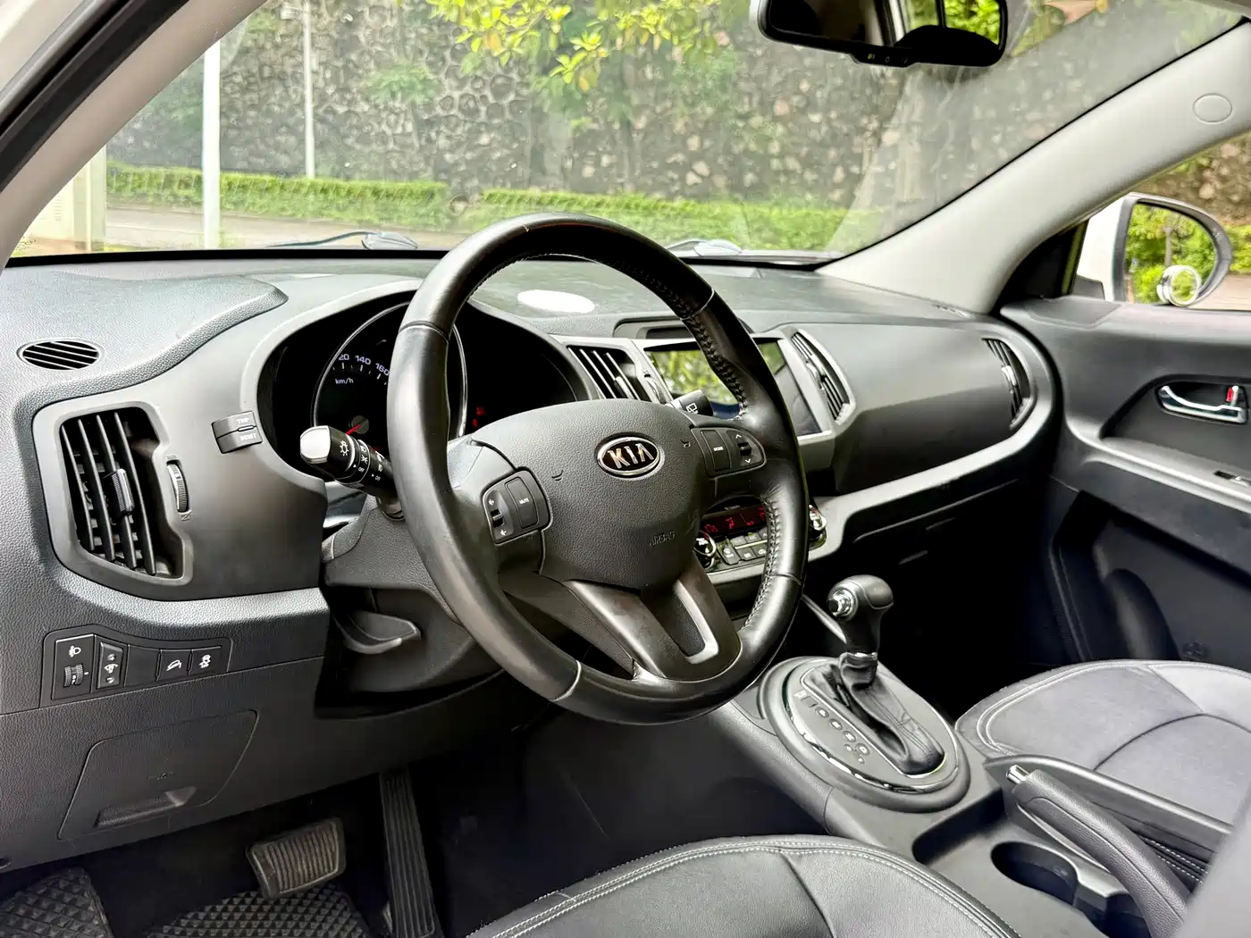 Kia Sportage 2014 2.0L Automatic 2WD GLS фото 7
